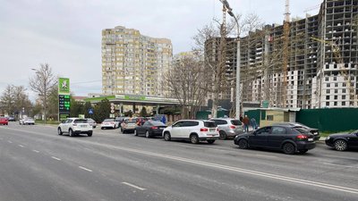 В Одесі може виникнути дефіцит палива. Містянам радять перейти на громадський транспорт В Одесі може виникнути дефіцит палива. Містянам радять перейти на громадський транспорт