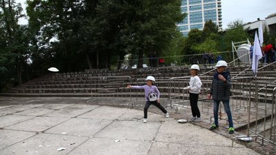 Биття тарілок та одруження в українському стилі: як у Дніпрі відзначають День міста