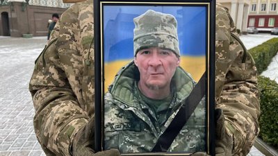 У Луцьку попрощалися з трьома залиблим захисниками У Луцьку попрощалися з трьома залиблим захисниками