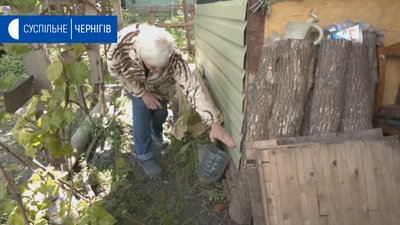 Рівень води під час підтоплення на городі по вулиці Пирогова Рівень води під час підтоплення на городі по вулиці Пирогова