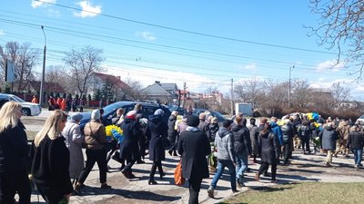 У Тернополі попрощалися з 19-річним добровольцем У Тернополі попрощалися з 19-річним добровольцем