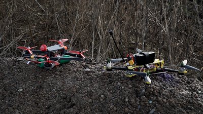 Вартість одного становить від 14 до 17 тисяч гривень: як у Чернігові виготовляють FPV-дрони для ЗСУ Вартість одного становить від 14 до 17 тисяч гривень: як у Чернігові виготовляють FPV-дрони для ЗСУ