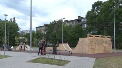 У Дніпрі мешканці житломасиву власними силами створили ролердром (репортаж) У Дніпрі мешканці житломасиву власними силами створили ролердром (репортаж)
