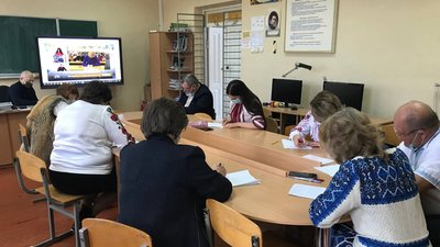 "Швидко, важко, але цікаво": як писали радіодиктант працівники ліцею на Волині "Швидко, важко, але цікаво": як писали радіодиктант працівники ліцею на Волині