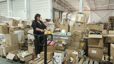Підгузки, порошок, засоби особистої гігієни та продукти: волонтери формують гумвантаж для військових та переселенців