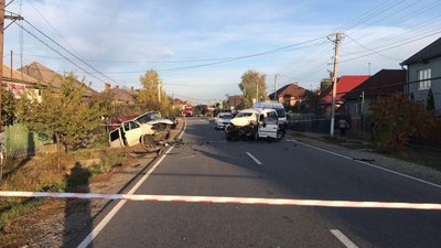 Смертельна ДТП на Закарпатті: одна людина загинула, троє — травмовані Смертельна ДТП на Закарпатті: одна людина загинула, троє — травмовані