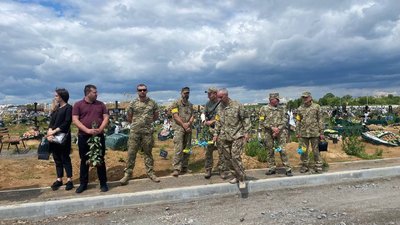 У Вінниці прощаються з чотирирічною Лізою, яка загинула внаслідок ракетного обстрілу