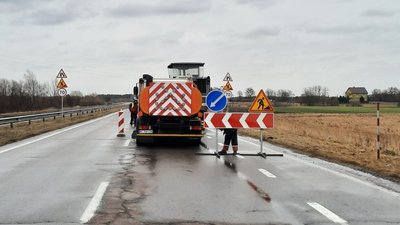 Волинські дорожники почали ремонтувати дорогу до пункту пропуску "Ягодин" Волинські дорожники почали ремонтувати дорогу до пункту пропуску "Ягодин"