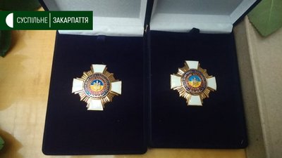 В Ужгороді нагородили волонтерів і військових В Ужгороді нагородили волонтерів і військових