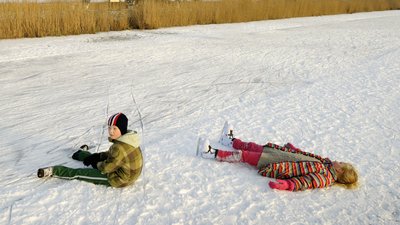 Двоє хлопців 2005 року народження провалилися під лід поблизу 8 причалу