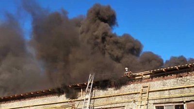 У Харкові сталася пожежа на складі з дошками У Харкові сталася пожежа на складі з дошками