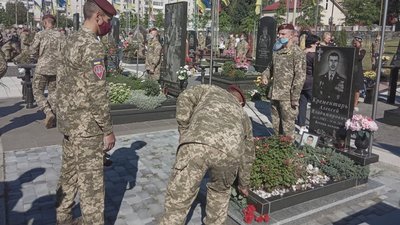 На Житомирщині вшановують пам'ять захисників України На Житомирщині вшановують пам'ять захисників України