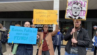 Харків'яни у Ганновері приєдналися до акції проти вторгнення Росії в Україну Харків'яни у Ганновері приєдналися до акції проти вторгнення Росії в Україну