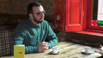 Учасник АТО Анатолій Молнар презентував збірку віршів