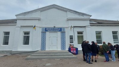 У Миколаєві до Дня захисників та захисниць України відкрили меморіальну дошку двом загиблим воїнам У Миколаєві до Дня захисників та захисниць України відкрили меморіальну дошку двом загиблим воїнам