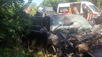На Хмельниччині внаслідок ДТП на місці події загинув водій. Троє госпіталізовані