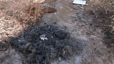 Рештки їжі, ганчірки та засоби гігієни: чому у Полтаві забивається каналізація