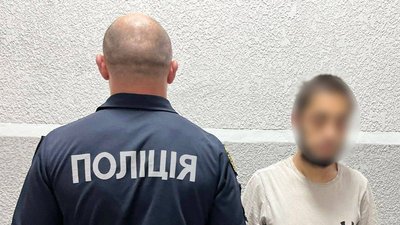 Напав на жінку й відібрав золоті прикраси: в Мукачеві затримали раніше судимого чоловіка