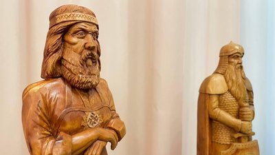 У Черкасах триває виставка Миколи Старова "Різцем народжені дива" У Черкасах триває виставка Миколи Старова "Різцем народжені дива"