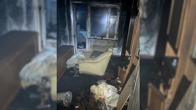 У Чернігові горіла квартира в багатоповерхівці: одна людина загинула, 17 — евакуювали У Чернігові горіла квартира в багатоповерхівці: одна людина загинула, 17 — евакуювали