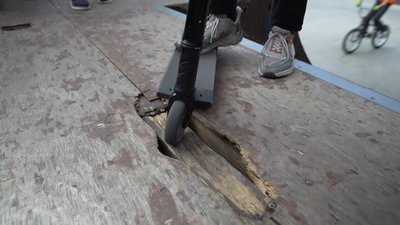 Пошкоджений скейт-парк у Сумах Пошкоджений скейт-парк у Сумах