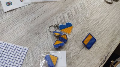 У Тернополі майстриня кодує слова у вишивці У Тернополі майстриня кодує слова у вишивці