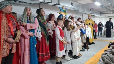 Для пацієнтів і працівників обласної лікарні у Житомирі прихожани храму святого Пантелеймона влаштували різдвяний вертеп Для пацієнтів і працівників обласної лікарні у Житомирі прихожани храму святого Пантелеймона влаштували різдвяний вертеп
