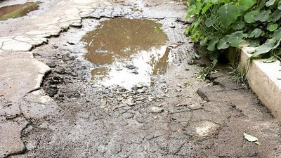Калюжа у дворі на Вінниччині завела інстаграм-сторінку Калюжа у дворі на Вінниччині завела інстаграм-сторінку