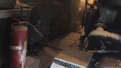 У Миколаєві рятувальники допомогли загасити пожежу тепловоза У Миколаєві рятувальники допомогли загасити пожежу тепловоза