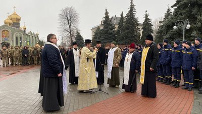 До річниці захісників ДАПу у Черкасах молилися за загиблих До річниці захісників ДАПу у Черкасах молилися за загиблих