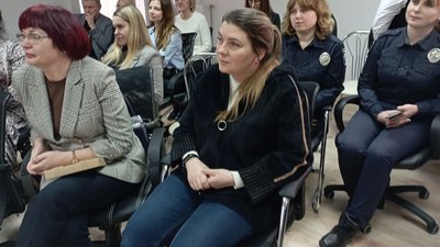 Простір для фізичного і психологічного розвитку жінок Простір для фізичного і психологічного розвитку жінок