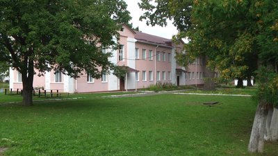 63 працівника гімназії на Хмельниччині можуть втратити роботу, а учні - залишитися без школи
