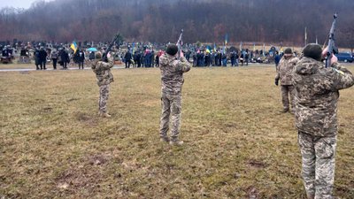 На Закарпатті попрощалися із захисником Олександром Компанійцем На Закарпатті попрощалися із захисником Олександром Компанійцем