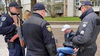 Правоохоронці затримали чоловіка
