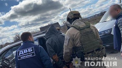 На Донбасі затримали підприємця, що замовив вбивство свого боржника. ФОТО На Донбасі затримали підприємця, що замовив вбивство свого боржника. ФОТО
