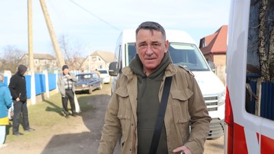 "Через дітей, через онуків прийшлось виїжджати": як мешканців Сумщини евакуюють на Західну Україну "Через дітей, через онуків прийшлось виїжджати": як мешканців Сумщини евакуюють на Західну Україну