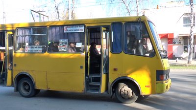 У Полтаві закрили автовокзали та обмежили кількість пасажирів у маршрутках
