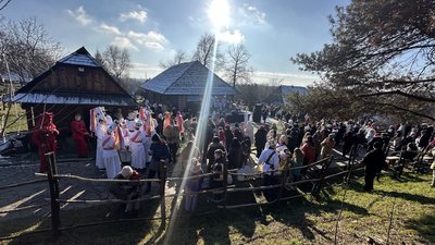 В Ужгороді проходить фестиваль "Коляди в старому селі"