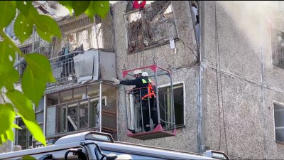 Рятувальники завершили роботи з розбору конструкцій будинку в Миколаєві, в який влучила ракета Рятувальники завершили роботи з розбору конструкцій будинку в Миколаєві, в який влучила ракета