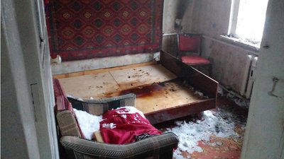 "Замикання від електрогрілки". На Сумщині на місці пожежі виявили тіло жінки "Замикання від електрогрілки". На Сумщині на місці пожежі виявили тіло жінки