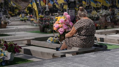 На Затуринському кладовищі родини полеглих просять не гальмувати будівництво меморіалу