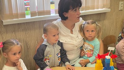 Олена Гогілідзе з дітьми Олена Гогілідзе з дітьми