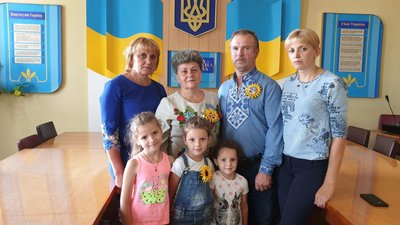 На Житомирщині з Міжнародним жіночим днем привітали матерів та дружин загиблих героїв АТО/ООС На Житомирщині з Міжнародним жіночим днем привітали матерів та дружин загиблих героїв АТО/ООС