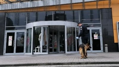 Правоохоронці перевірили усі 30 супермаркетів: вибухівки не знайшли