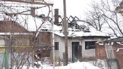 10 пожеж за рік: на Волині сусіди воюють з чоловіком, який постійно підпалює власний будинок 10 пожеж за рік: на Волині сусіди воюють з чоловіком, який постійно підпалює власний будинок