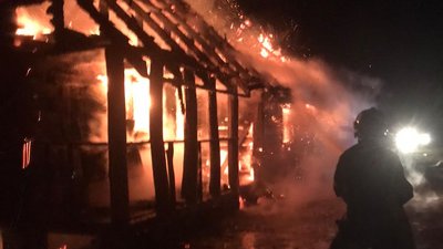 У селі на Закарпатті рятувальники ліквідували пожежу У селі на Закарпатті рятувальники ліквідували пожежу