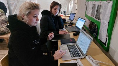 Попрацювати, вивчити уроки і переночувати: як функціонують "Пункти незламності" в Сумах Попрацювати, вивчити уроки і переночувати: як функціонують "Пункти незламності" в Сумах
