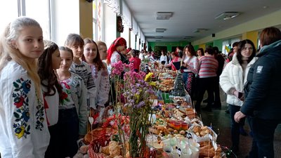 Школярі з Бобровиці зібрали майже 180 тисяч гривень на допомогу ЗСУ Школярі з Бобровиці зібрали майже 180 тисяч гривень на допомогу ЗСУ