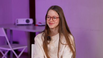 Танці на пілоні в 13 років