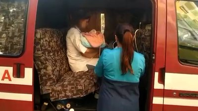 Кадри транспортування народженої в блокадному Чернігові дівчинки Ніки Кадри транспортування народженої в блокадному Чернігові дівчинки Ніки